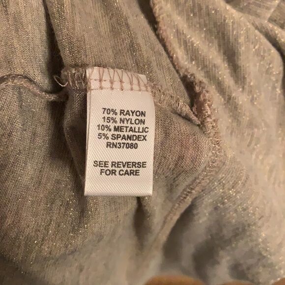 Women’s Cato XL short sleeve tan blouse with gold. - Picture 6 of 9